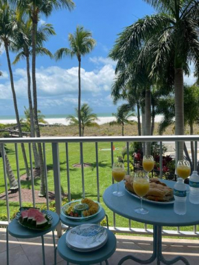 Relaxing Beachfront Condo - Stunning Gulf Views, Marco Island